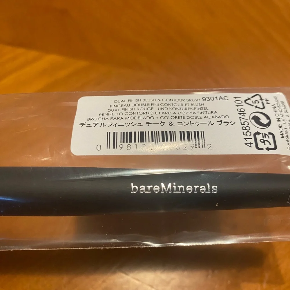 Bareminerals Dual-Finish Blush & Contour Brush